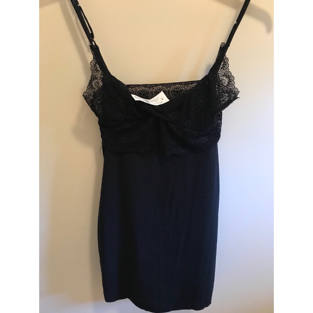 Kendall & Kylie black dress!